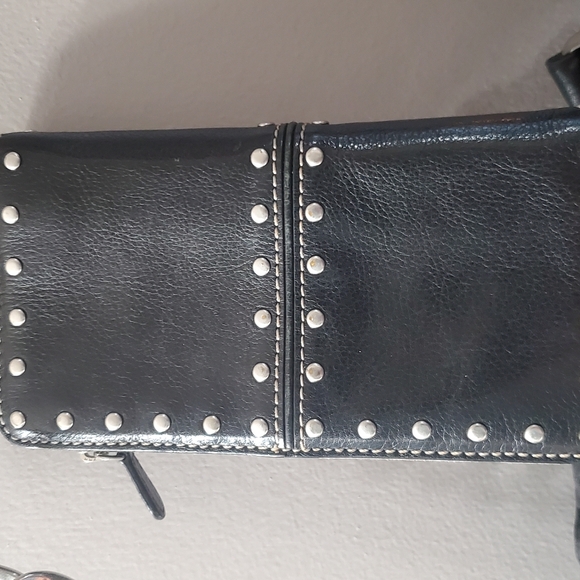 Michael Kors Black Leather Shoulder Bag And Wallet With Silver Accents - Picture 2 of 8